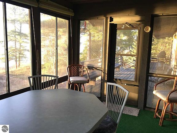 4th image of 4488 Juniper Dr
