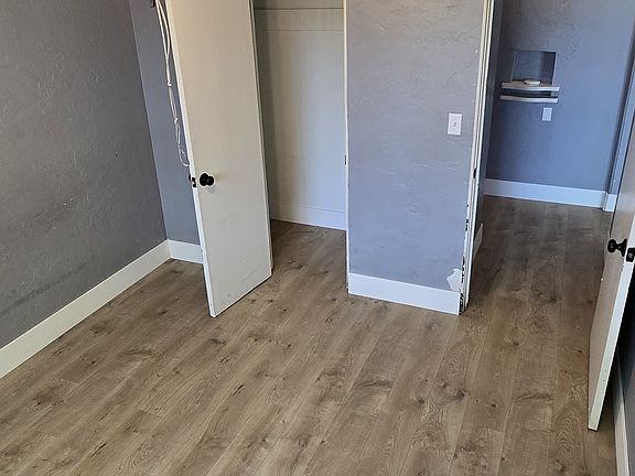 4th image of 4241 E Fairfax Ave #4241