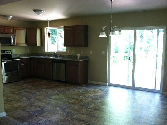 5th image of 51 NE Burt Ct