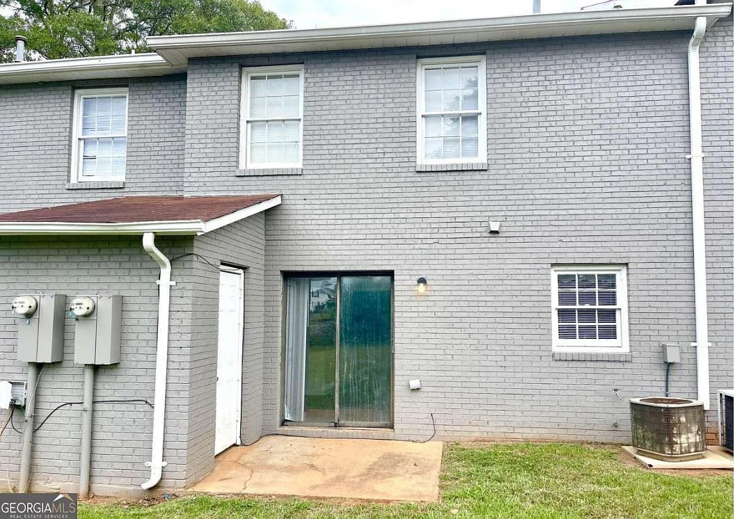Building Photo - 131 Toby Springs Ln