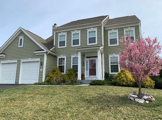 97 Lookout Mountain Ct, Harpers Ferry, WV 25425