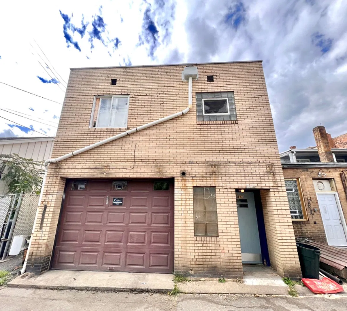 810 Merchant Street (Full Service) — Photo 1
