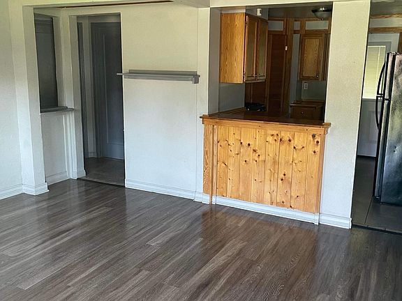 3rd image of 4720 SE 25th St