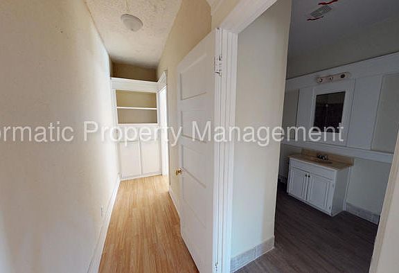 4th image of 740 N G St #1