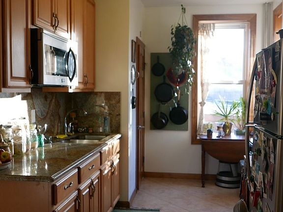 5th image of 276 Franklin St APT 3R