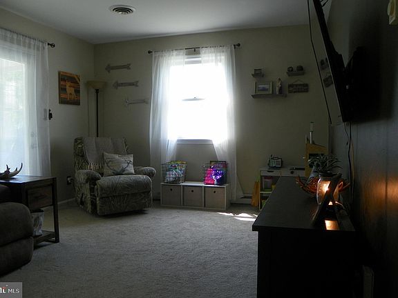 5th image of 14878 Robinhood Cir