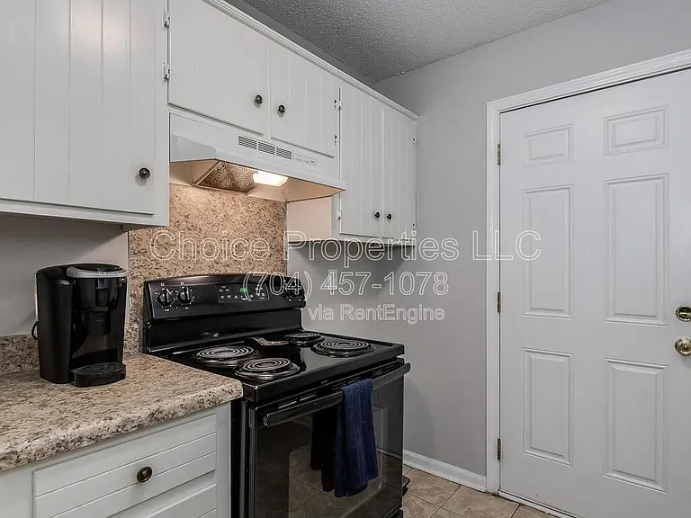 2611 Holton Ave #2 — Photo 7