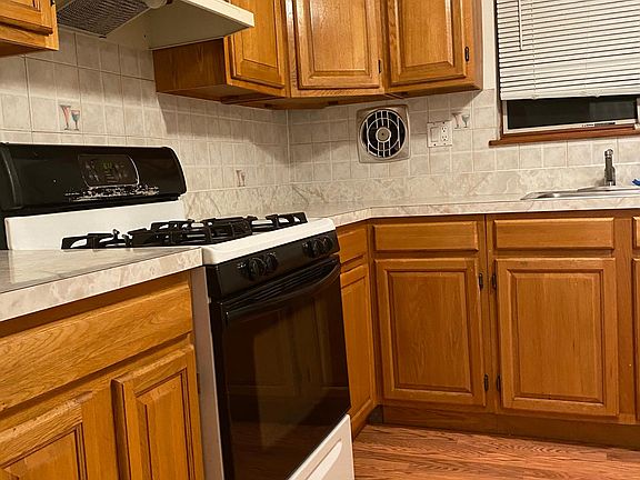 3rd image of 1416 74th St #3