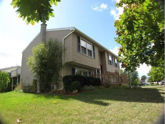 2nd image of 5801 Clover Meadow Ln