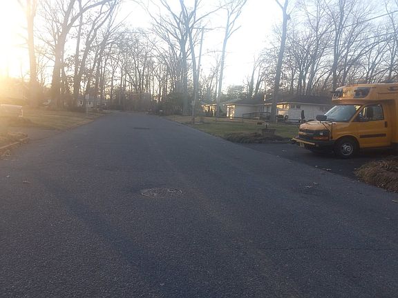 4th image of 24 Northwest Dr