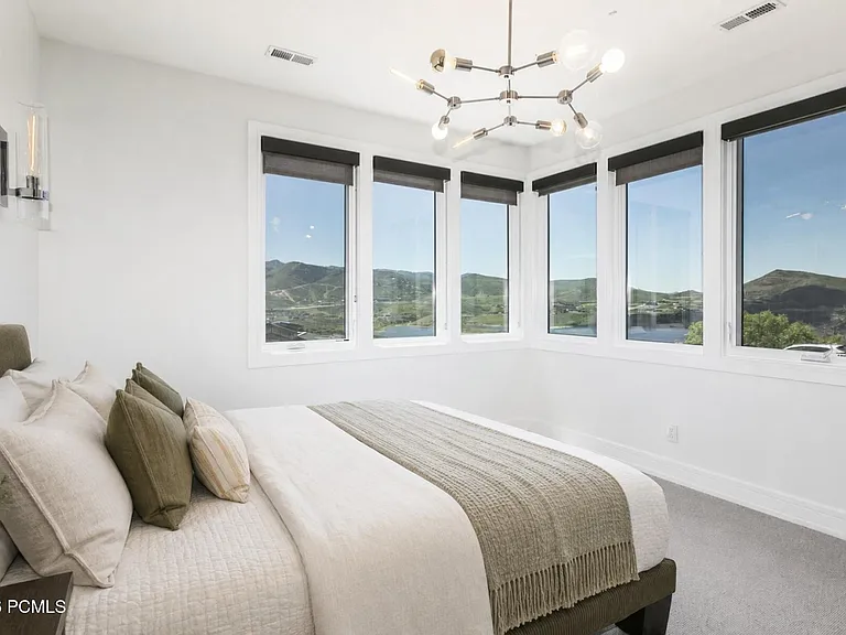 1135 E Lasso Trl — Photo 14