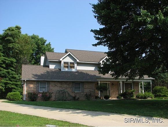 2nd image of 33 Gaslight Ln