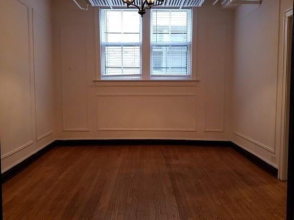 4th image of 1609 W Thome Ave APT G