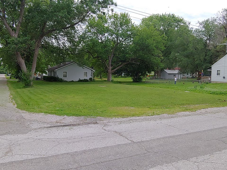 2nd image of 705 N Fulton St