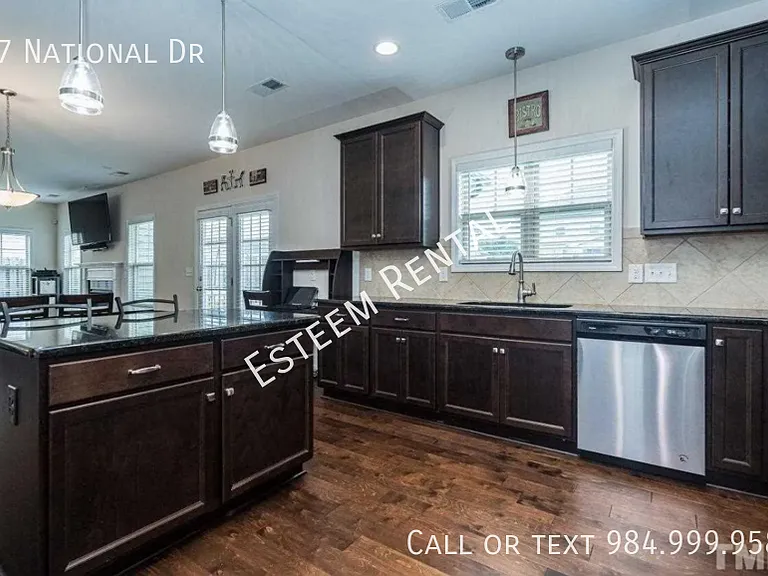 127 National Dr — Photo 11
