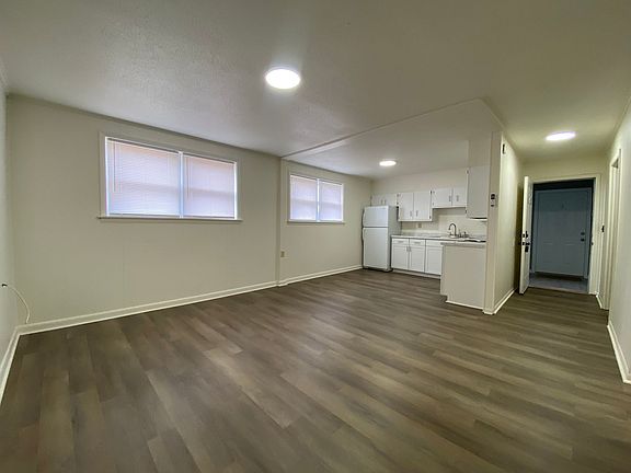 4th image of 4988 Bluff City Hwy #4