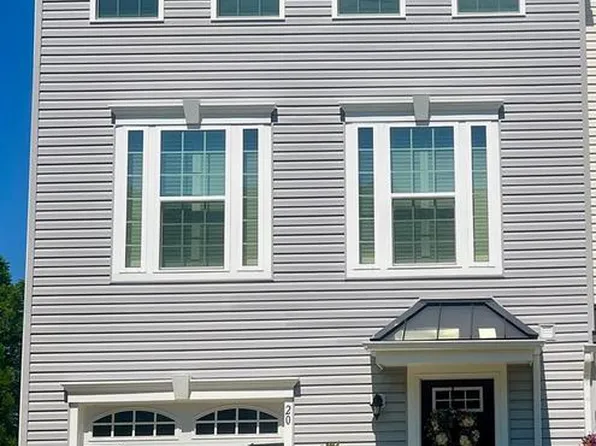 20 Peacock Cir, Sewell, NJ 08080