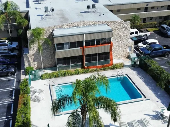 126 Sparrow Drive #22a, Royal Palm Beach, FL 33411