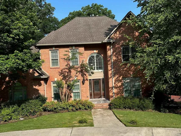 617 Trace Crossings Trl, Hoover, AL 35244