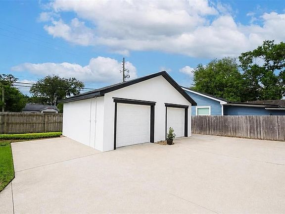 2nd image of 2202 ELIZABETH AVENUE #B