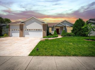 1302 Janet Dr, Bloomington, IL