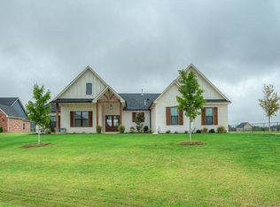 14113 Grae Ridge Rd, Yukon, OK 73099