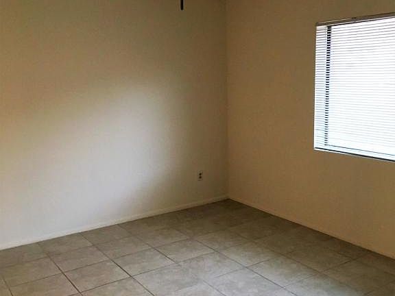 4th image of 1008 E Villa Maria Dr