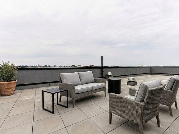 2nd image of 1533 E 19th St APT 705
