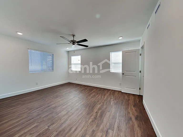 10413 Medusita St — Photo 9