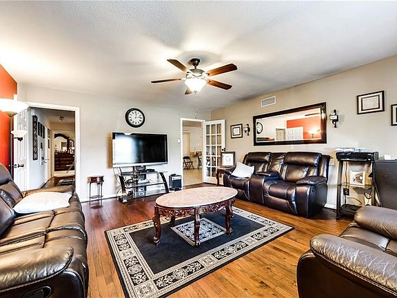2nd image of 1831 Riverway Pl