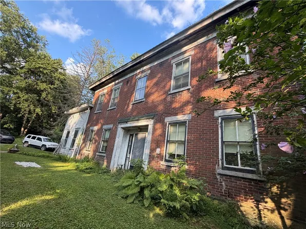 18 Orchard Dr, Martins Ferry, OH 43935