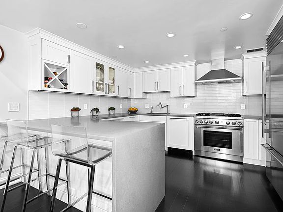 3rd image of 356 Broadway APT 5D
