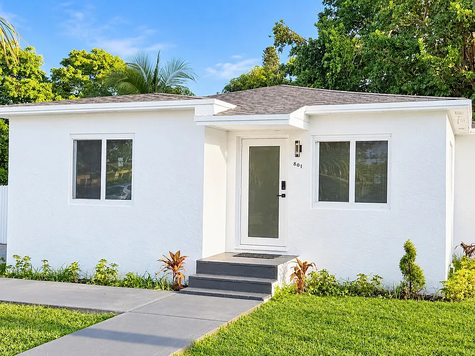 801 NW 105th St