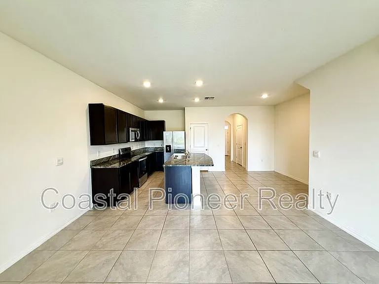 32794 Pez Landing Ln — Photo 5