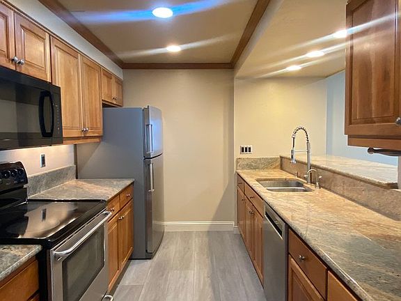 4th image of 700 W 7th Ave Unit 808