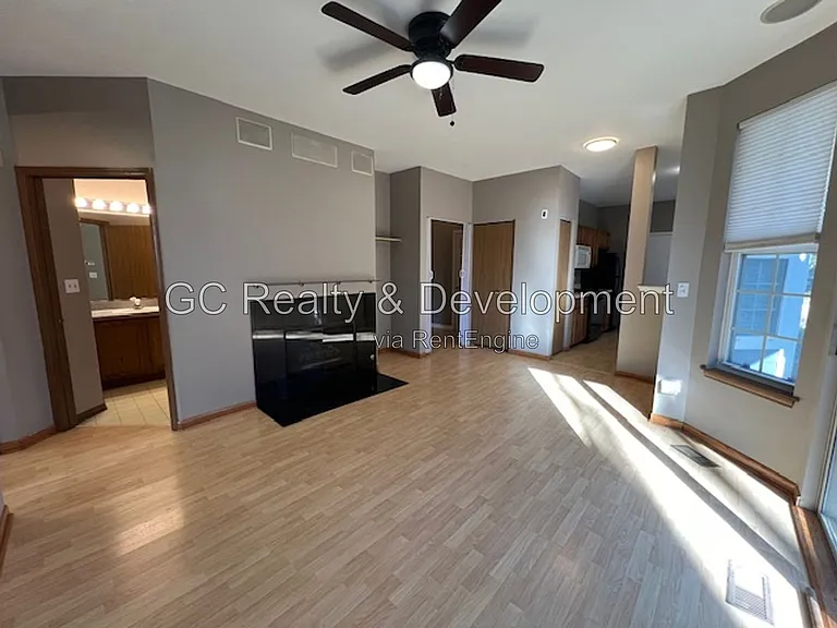 159 Shorewood Dr — Photo 9