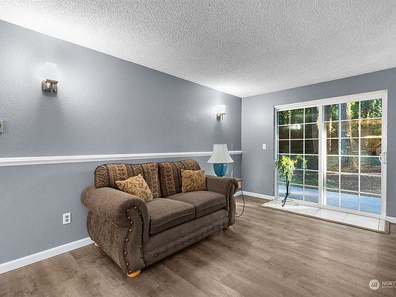 4th image of 13815 Pinehurst Lane NW