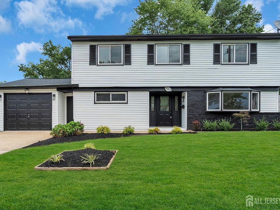 1st image of 104 Southwood Dr