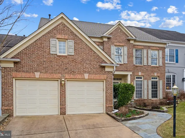 5250 Winter View Dr, Alexandria, VA 22312