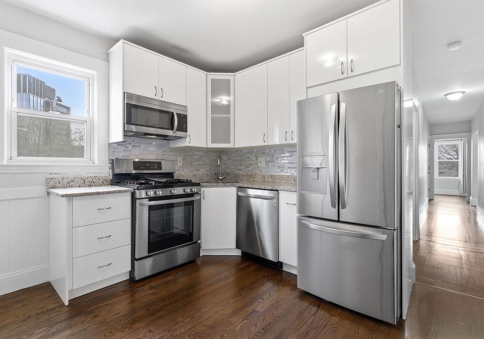 1st image of 20 Connecticut Ave Unit 2