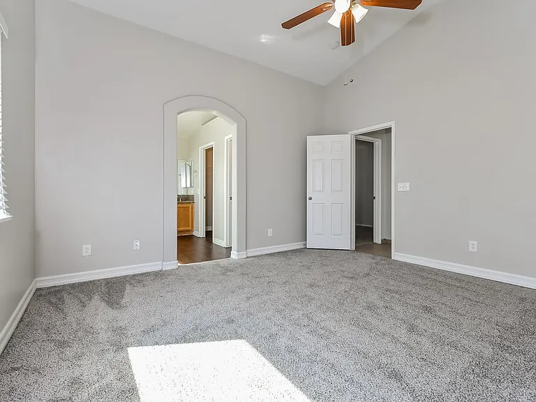 2401 Cypress Island Ct — Photo 10