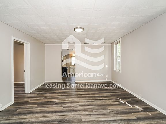 3rd image of 3102 Roanoke Ave