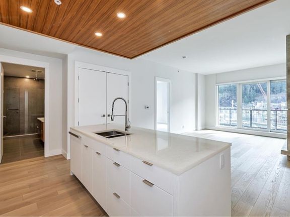 4th image of 6707 Nelson Ave #205