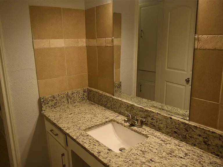9902 Tolman St — Photo 9