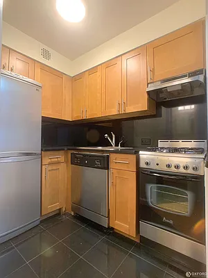 Rented by Oxford Property Group | media 3