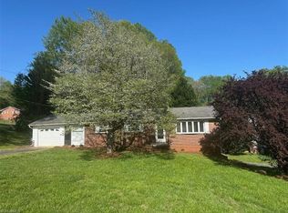 5469 Dogwood Dr, Winston Salem, NC 27105