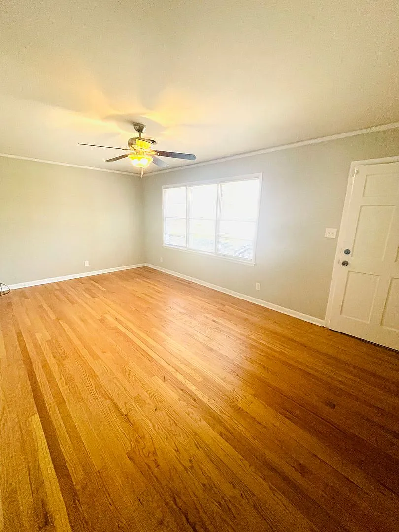 3 bed, 2.0 bath, 1392 sqft, $1,300 — Photo 3