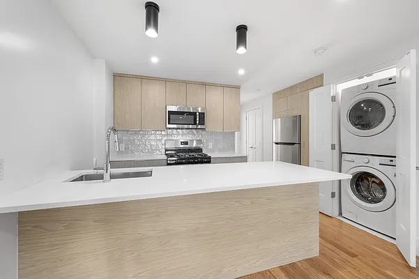 Rented by Cooper & Cooper Real Estate | media 9