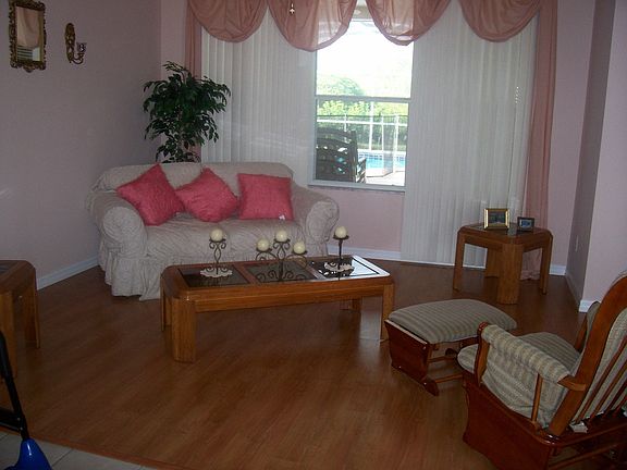 5th image of 385 Kassik Cir