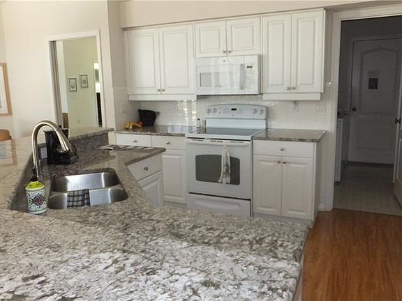 3rd image of 8431 Woodbriar Dr